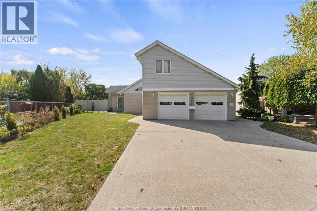 Property Photo: 1467 Guildwood Crescent ON N9H 2B3