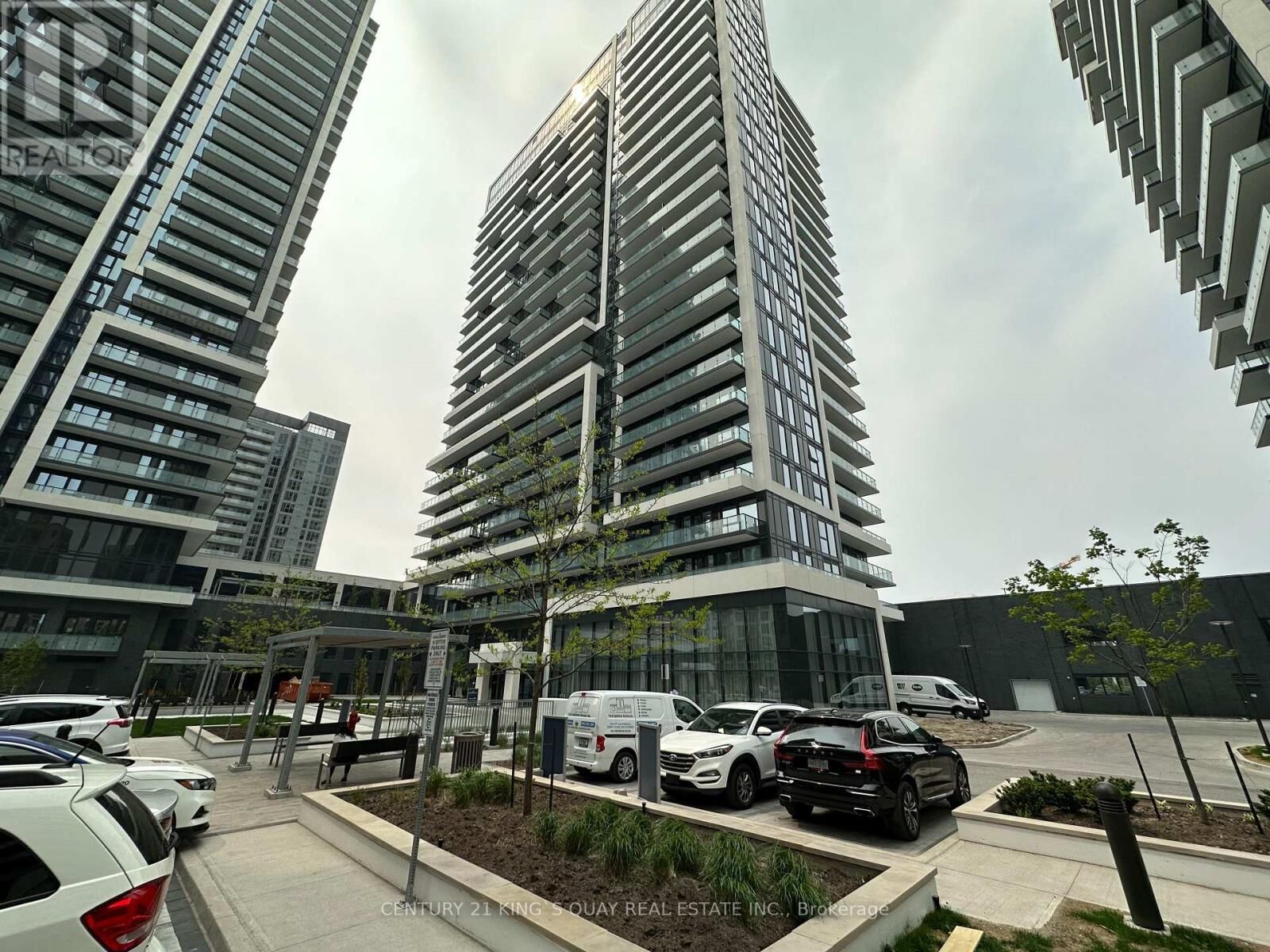 Property Photo: 95 Onedia Crescent 2311 ON L4B 0H5