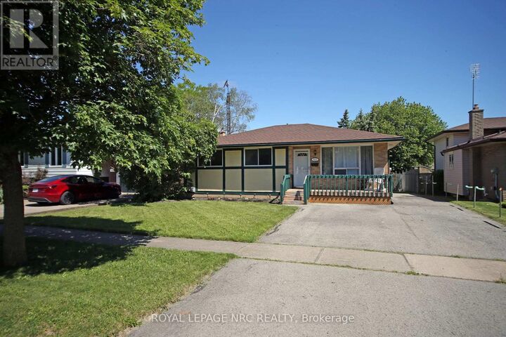 Property Photo:  8025 Thorton Street  ON L2H 2C2 