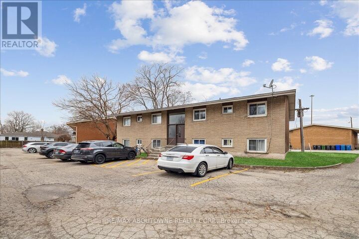 Property Photo: 2350 Queensway Drive 3 ON L7R 3T3