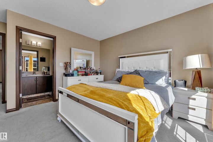 Property Photo: 621 McDonough Link Link NW AB T5Y 0M8