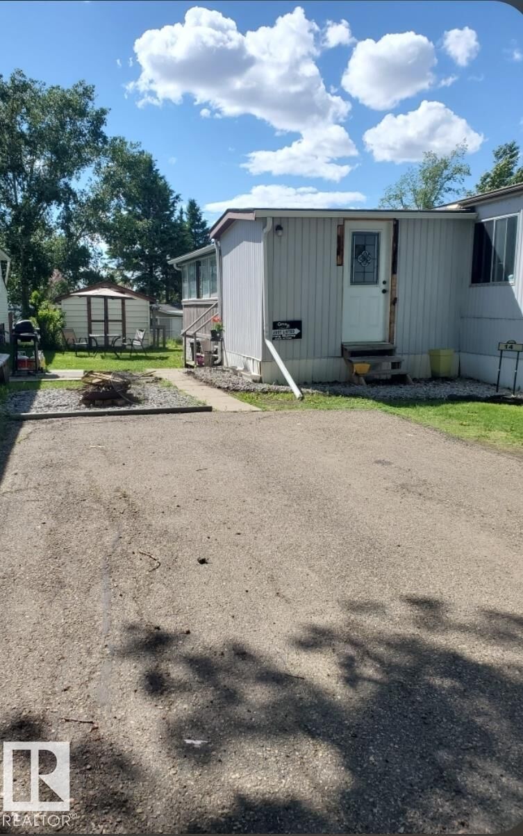 Property Photo:  14 Willowdale Drive NW  AB T6P 1G4 