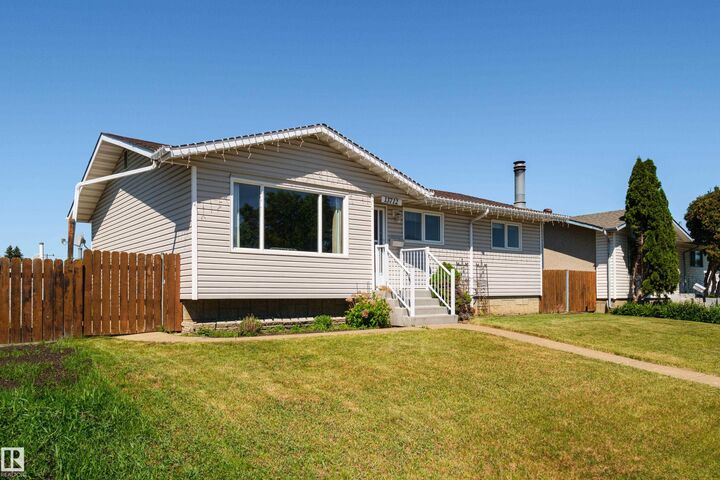 Photo de la propriété:  13712 87 Street NW  AB T5E 3E9 