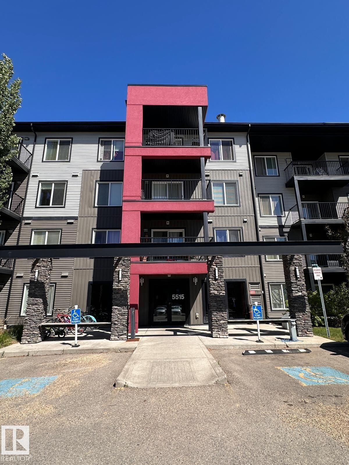 Photo de la propriété:  5515 7 Avenue SW  AB T6X 2A8 