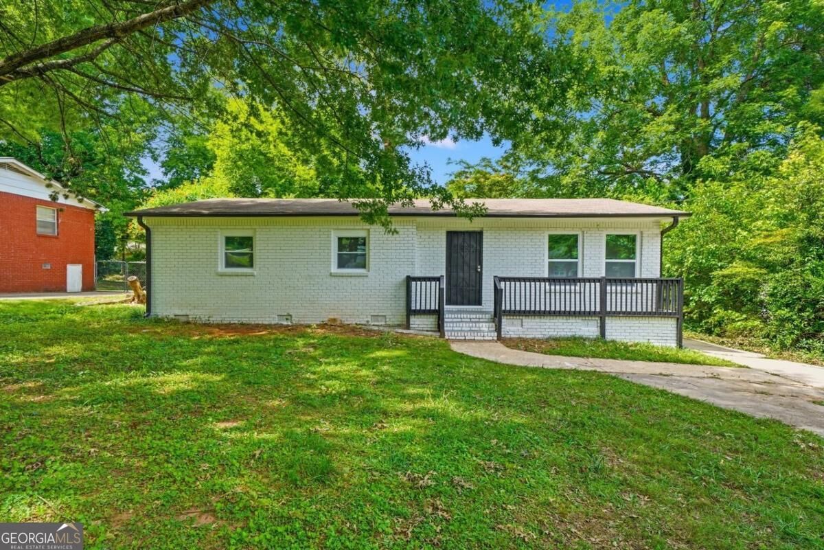 Property Photo: 1929 Bandera Drive GA 30032