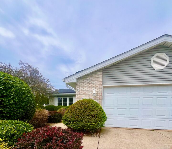 Property Photo:  10622 Manor Drive  IN 46373 