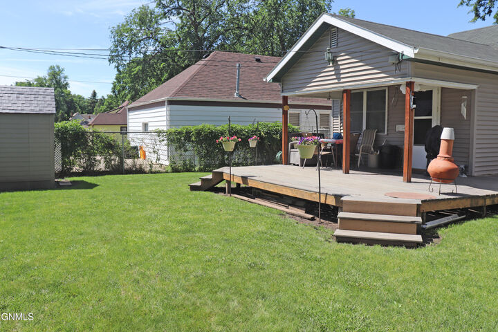 Property Photo:  1003 10th Street  ND 58501 