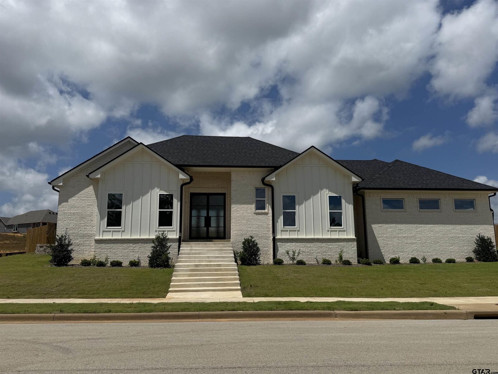 Property Photo:  606 Prince Ln  TX 75704 