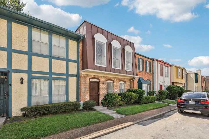 Property Photo:  7700 Creekbend Drive 70  TX 77071 