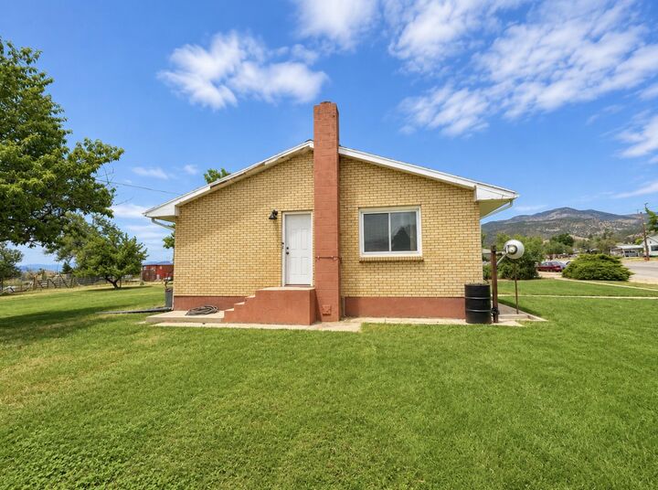 Property Photo: 107 E Main St UT 84772