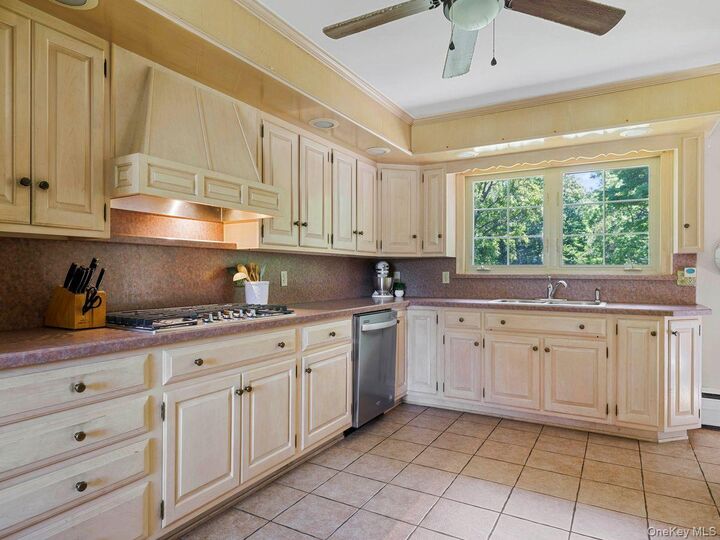 Property Photo: 284 Tuckers Corners Road NY 12528