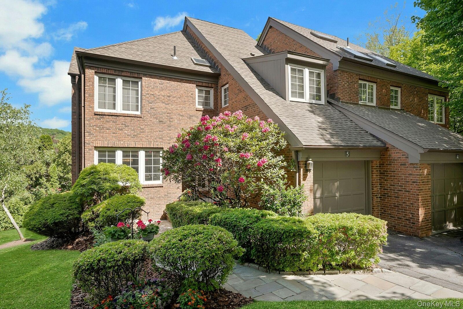 Property Photo: 5 Mill Court NY 10502