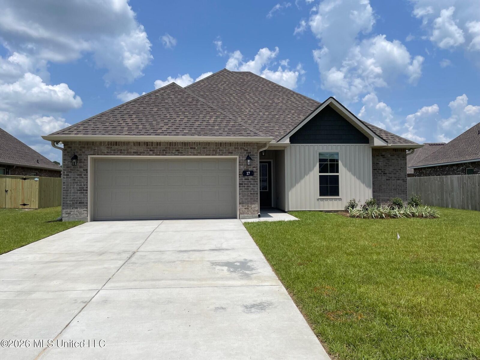 Property Photo:  17 Cameron Cove  MS 39560 