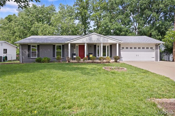 Property Photo: 1221 Momarte Lane MO 63146