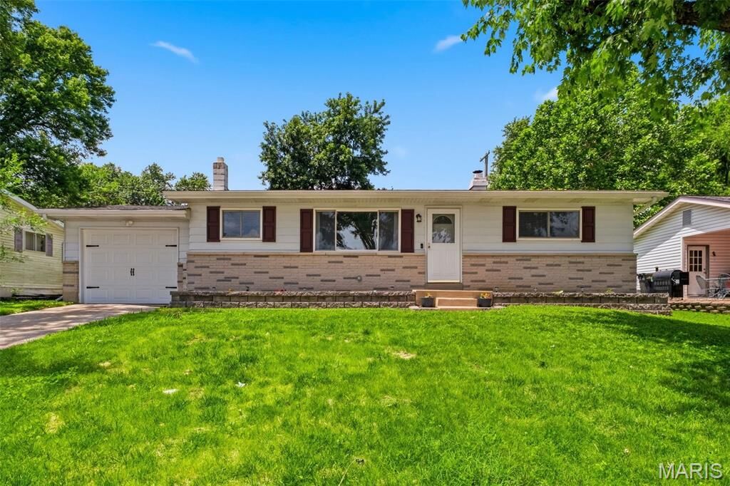Property Photo:  1607 Barbara Drive  MO 63303 