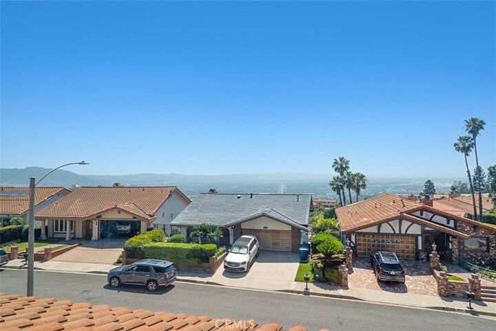 Property Photo: 1746 Rudell Road CA 91501