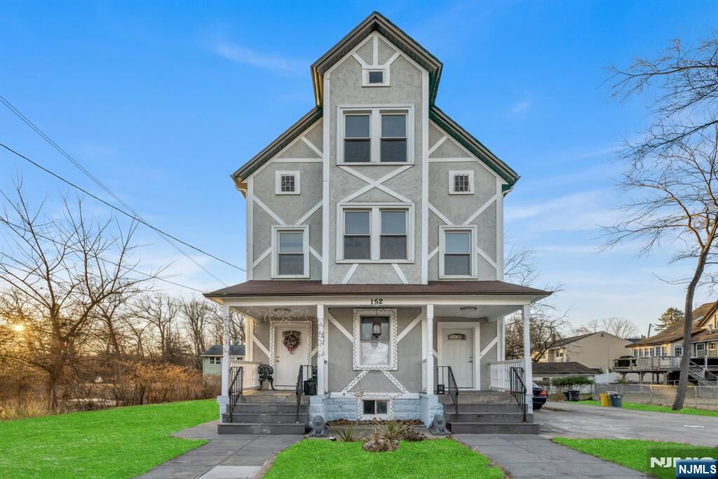 Property Photo:  152 Washington Avenue A  NJ 07646 