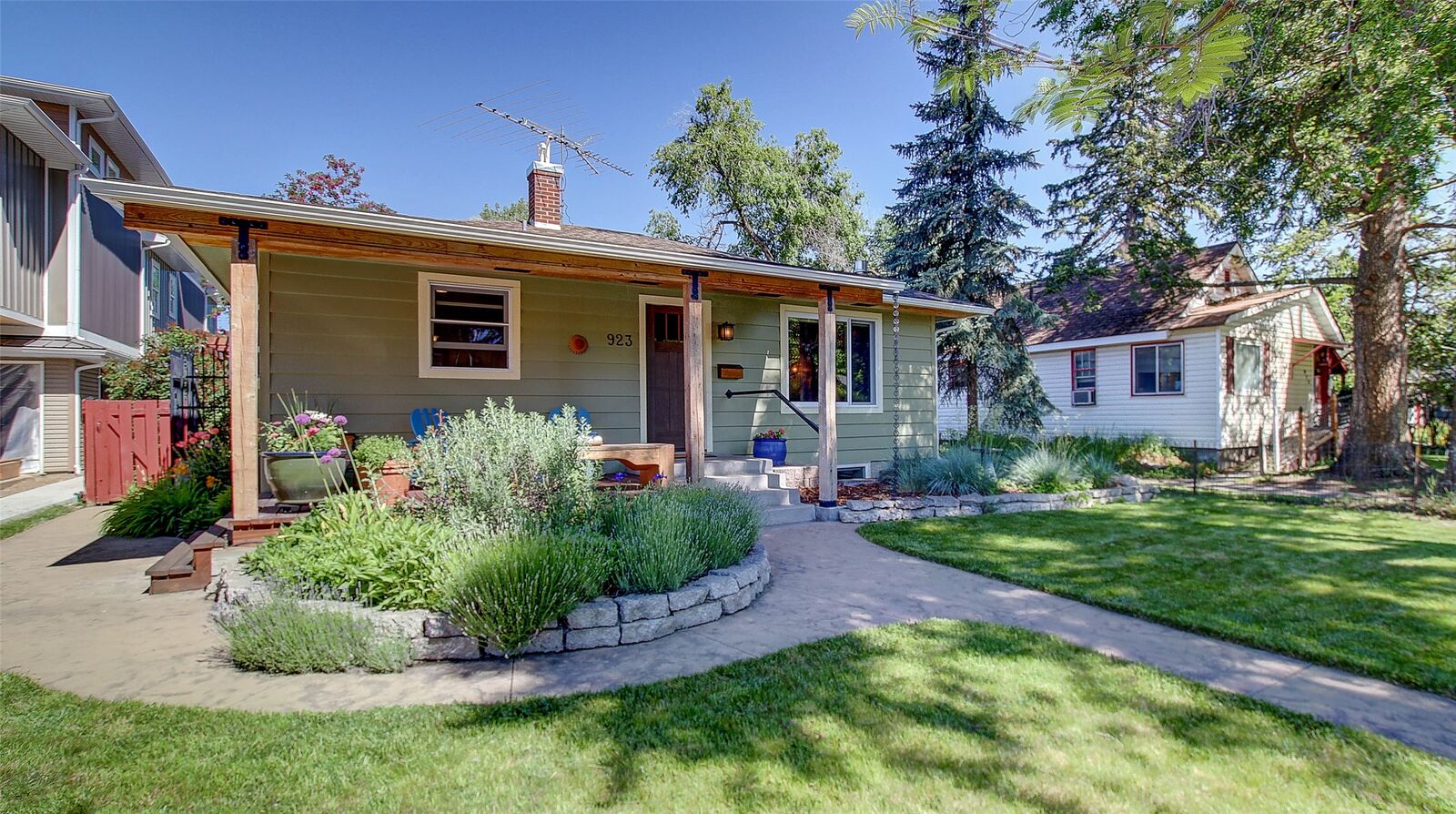 Property Photo:  923 Longstaff Street  MT 59801 