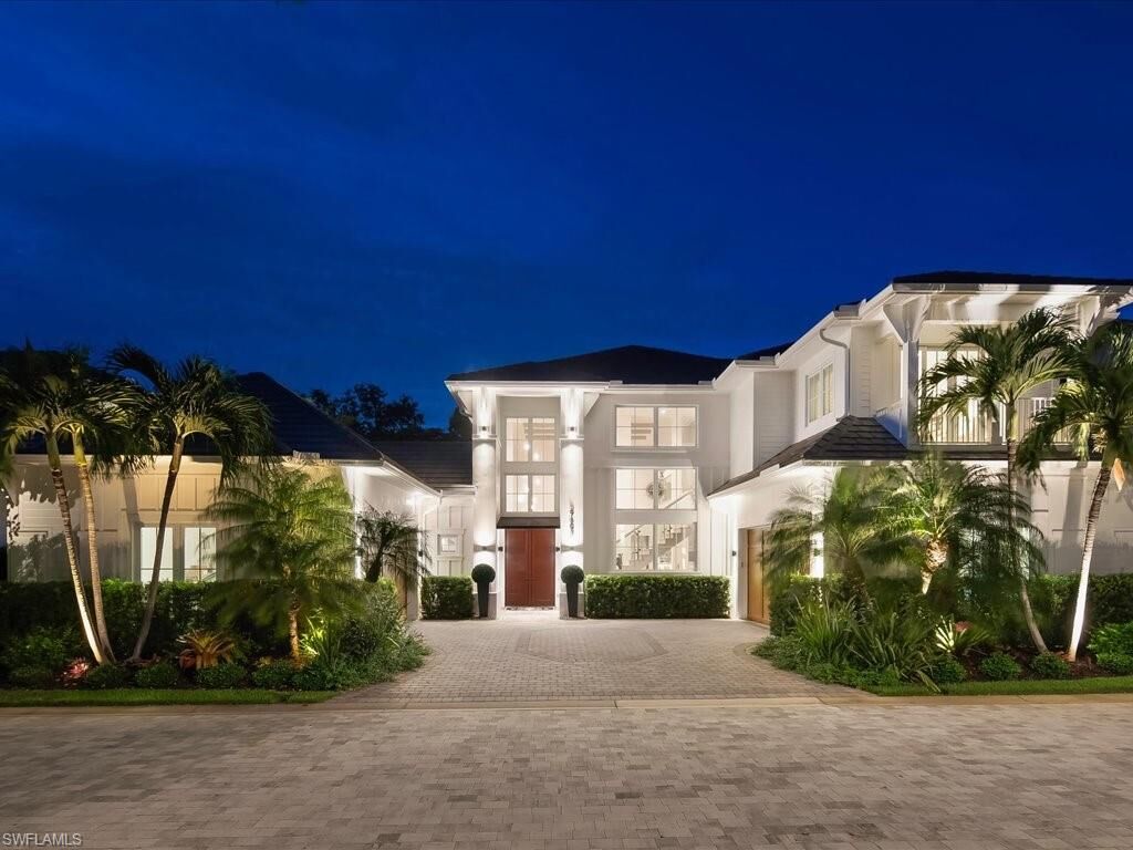 Property Photo: 9193 Mercato Way FL 34108