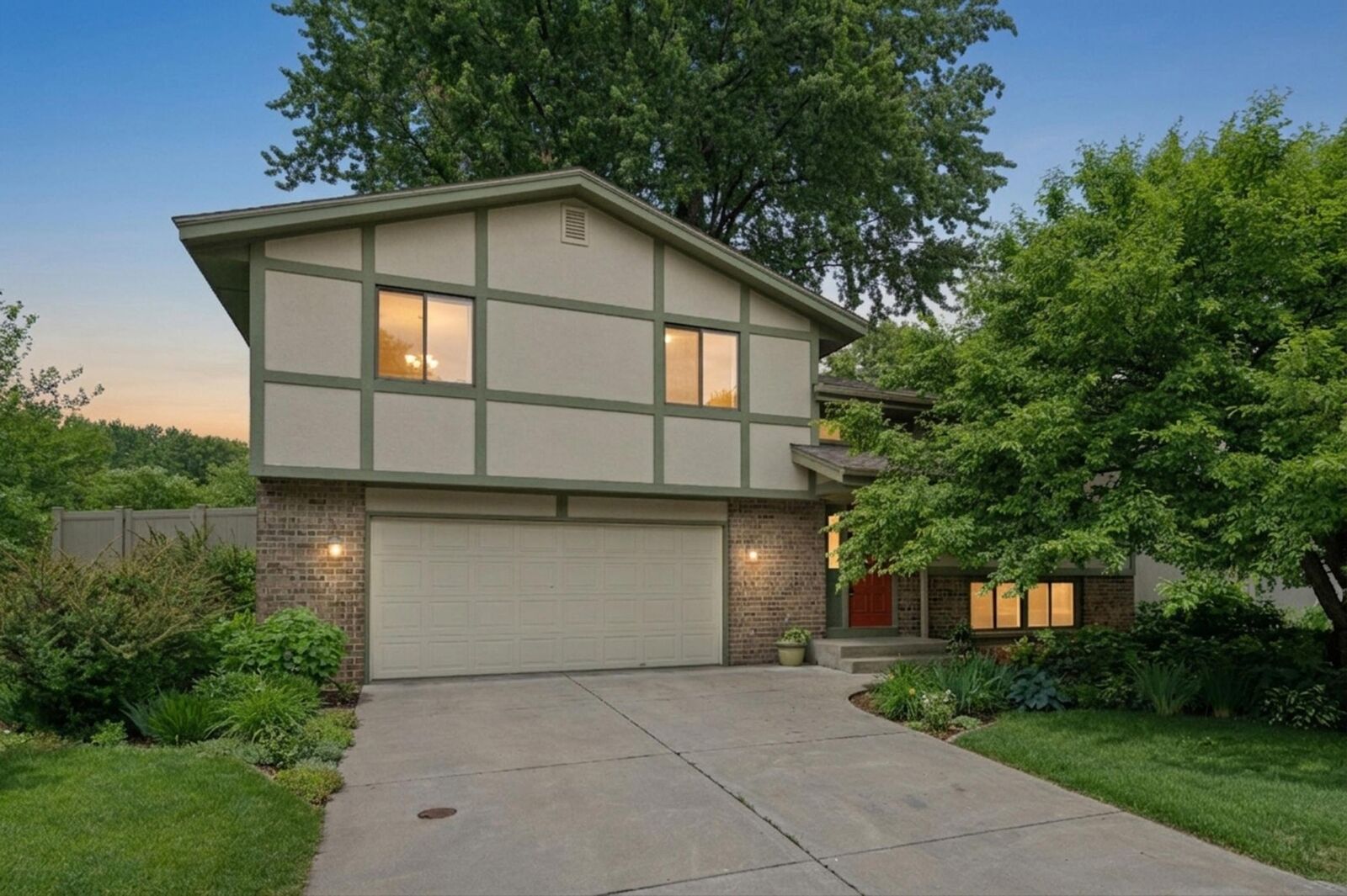 Property Photo:  503 Laredo Lane  MN 55317 