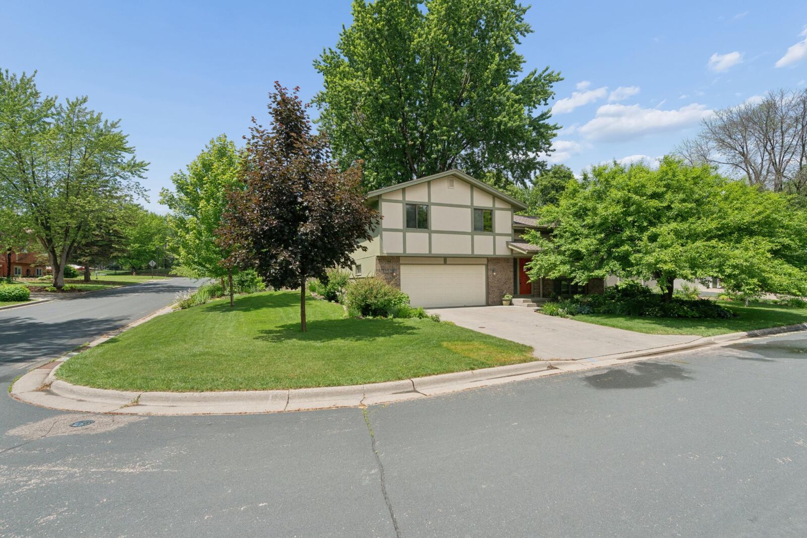 Property Photo:  503 Laredo Lane  MN 55317 