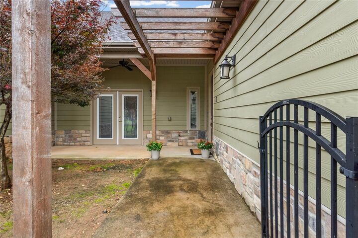 Property Photo:  2007 S Dixieland Road B  AR 72758 