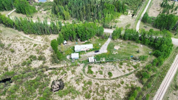 Property Photo: 83035 Township Road 38-4A AB T4T 1G3