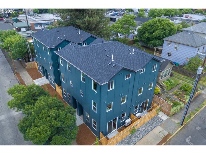 Property Photo: 5587 NE 7th Ave OR 97211