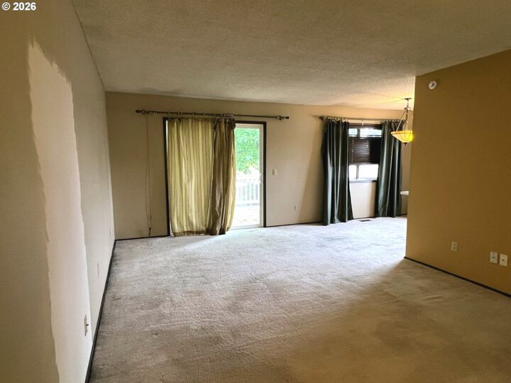 Property Photo:  14807 NE Siskiyou Ct  OR 97230 