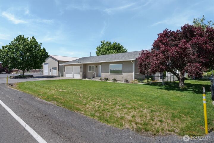 Property Photo: 298 Road 19 NW WA 98851