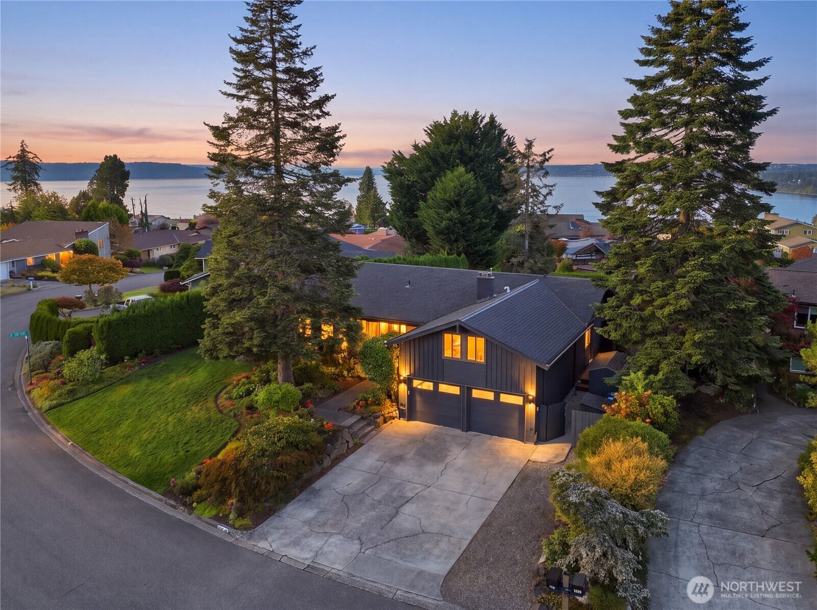 Property Photo:  29902  2nd Place SW  WA 98023 