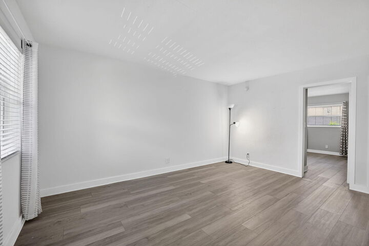 Property Photo:  2741 NE 8th Avenue 15  FL 33334 