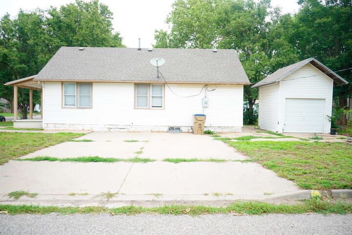 Photo de la propriété:  302 N King St  KS 67108-9596 