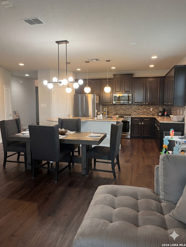 Property Photo:  9918 Copper Rise  TX 78109 