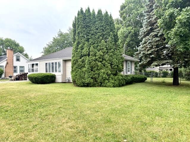 Property Photo: 1402 Bennett Street WI 53545
