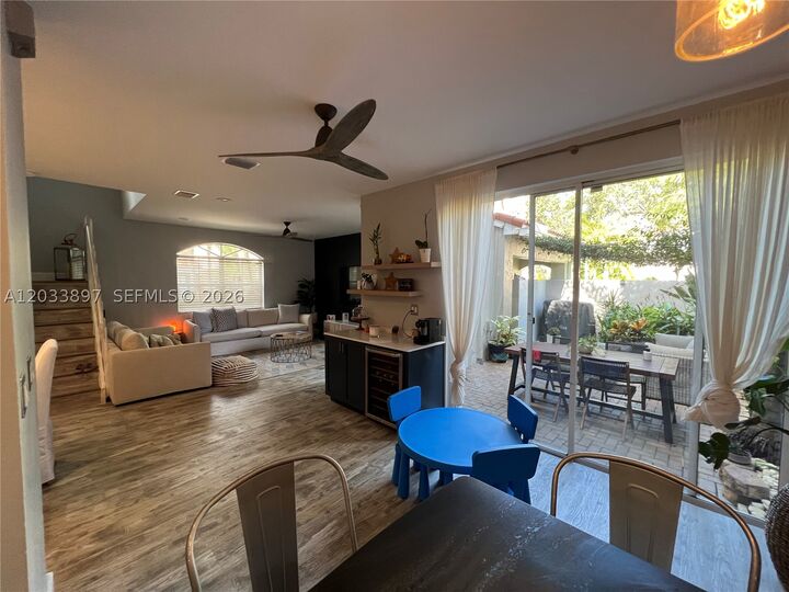 Property Photo:  1140 Cliffrose St 1140  FL 33019 