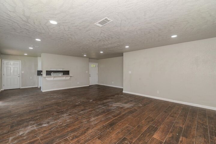 Property Photo: 121 Glynn TX 77611