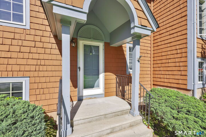 Property Photo: 8 Julia Court 8 CT 06016