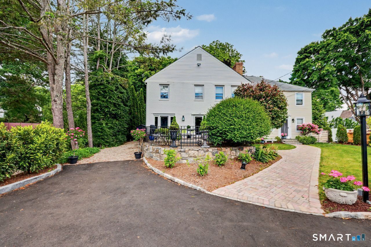 Property Photo:  112 East Avenue  CT 06840 