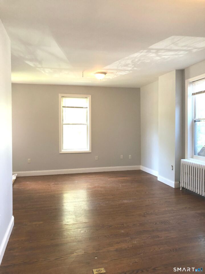Property Photo:  20 Hoyt Street 4  CT 06905 