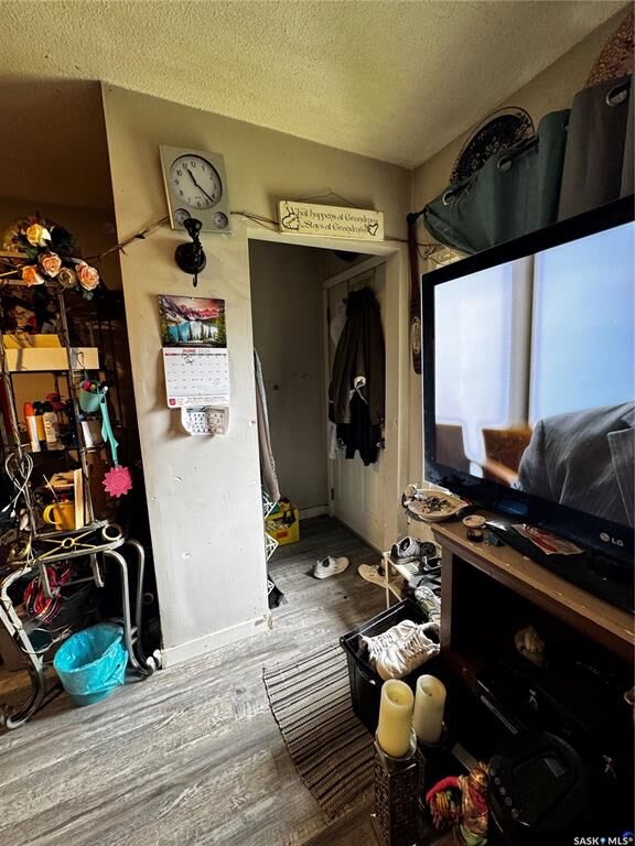 Property Photo:  807 Weldon Avenue  SK S7M 2V3 