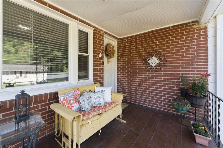 Property Photo: 4015 Lexwin Avenue NC 27107