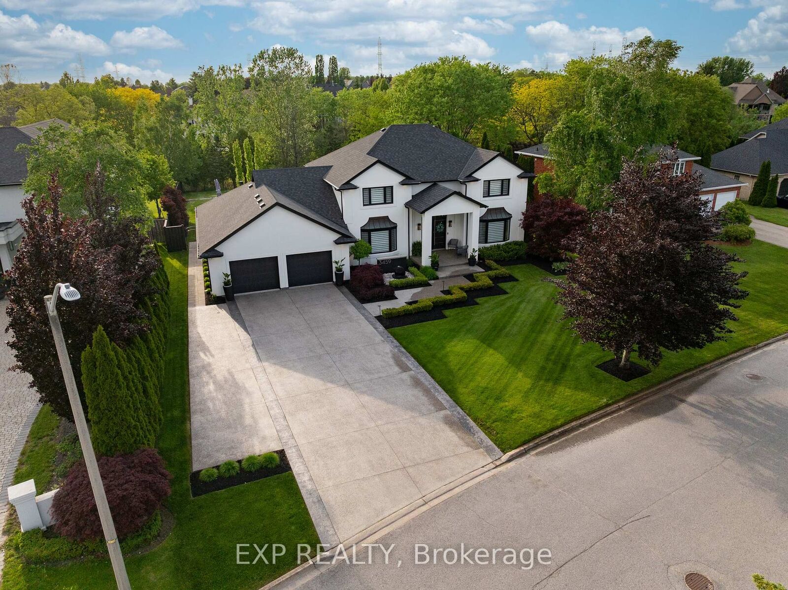 Property Photo: 3459 Notre Dame Court ON L2H 2X3