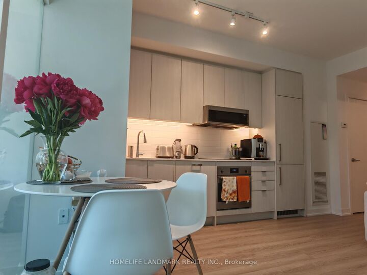 Property Photo: 250 Lawrence Avenue W 310 ON M5M 1B2