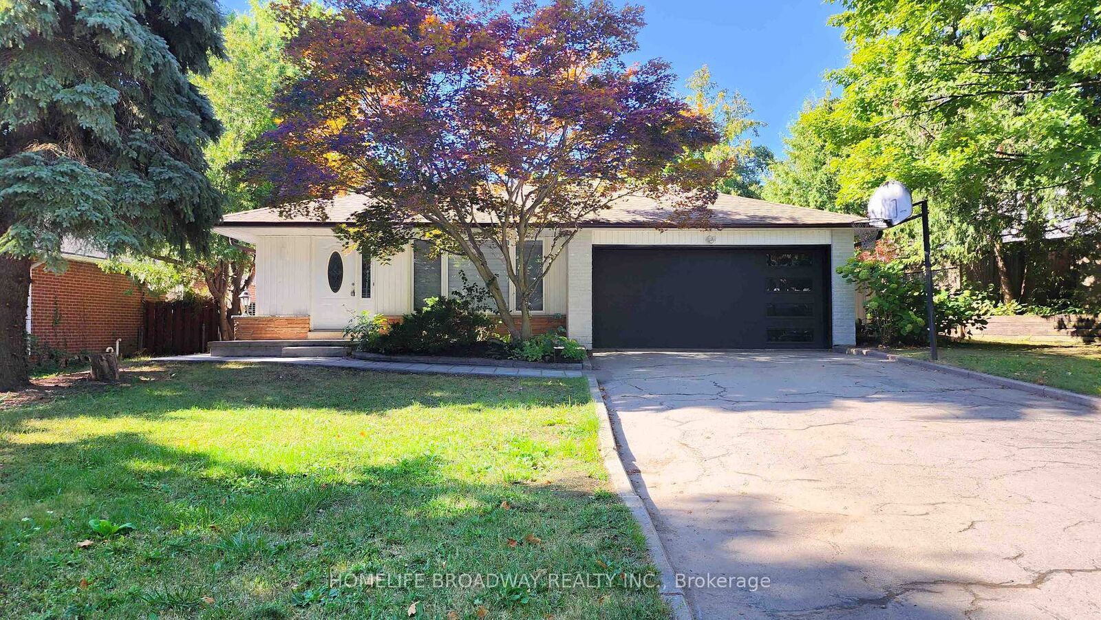 Property Photo: 23 Southdale Drive ON L3P 1J6
