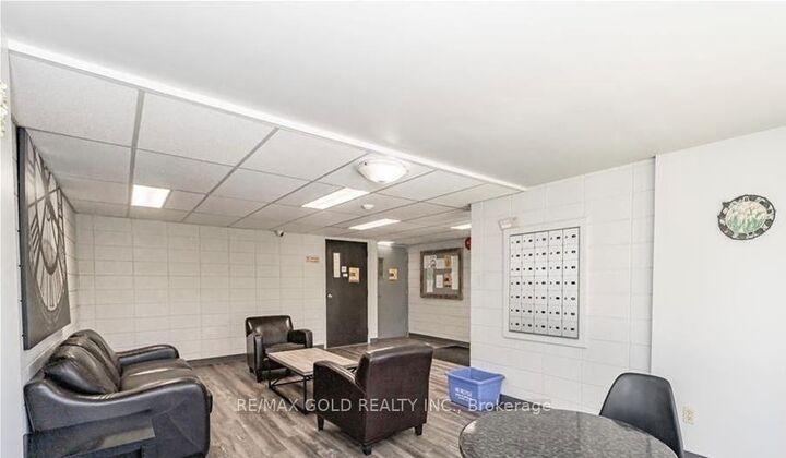 Property Photo: 30 Hickory Street 111 ON N2J 4L4