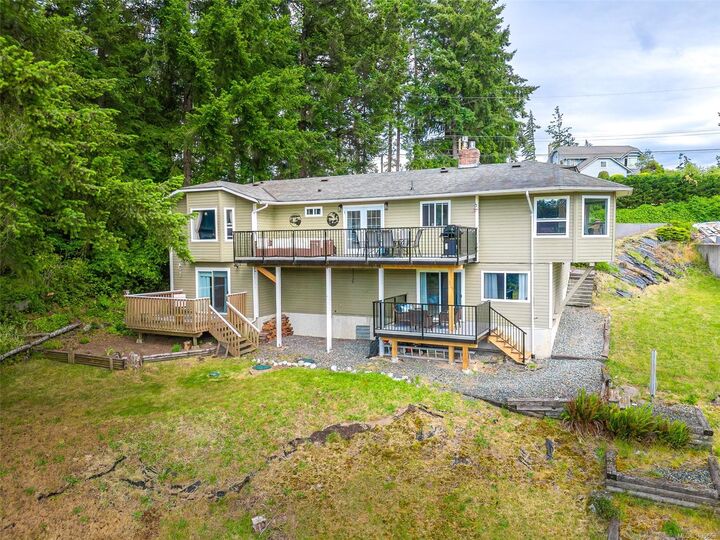 Property Photo: 2267 Regina Dr BC V9L 5V3