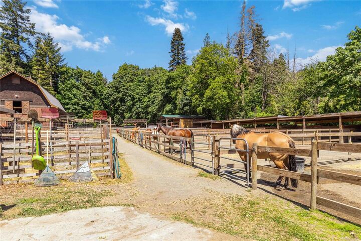 5480 Sooke Rd — photo 1