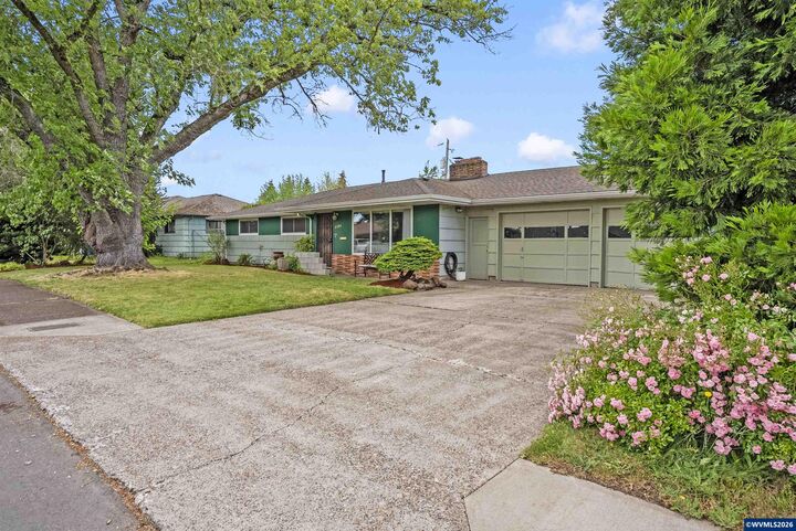 Property Photo:  2595 Wooddale Av NE  OR 97301 