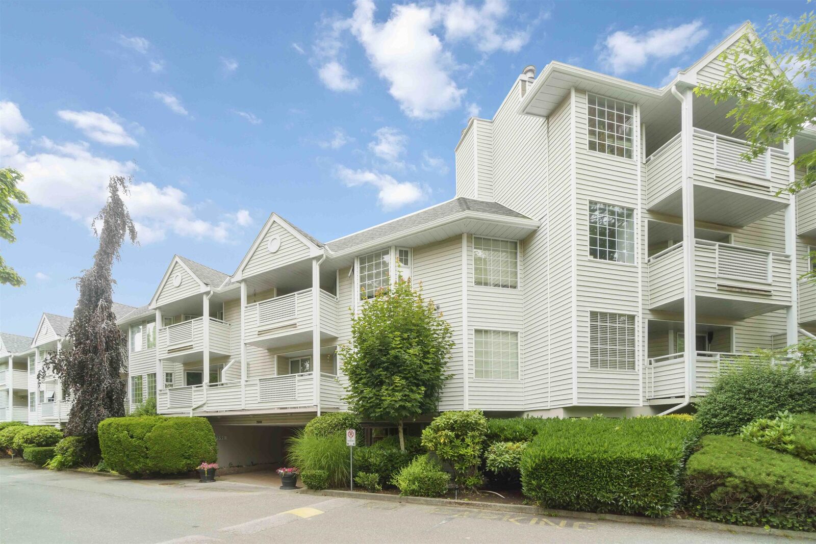Property Photo: 7591 Moffatt Road 218 BC V6Y 3N2